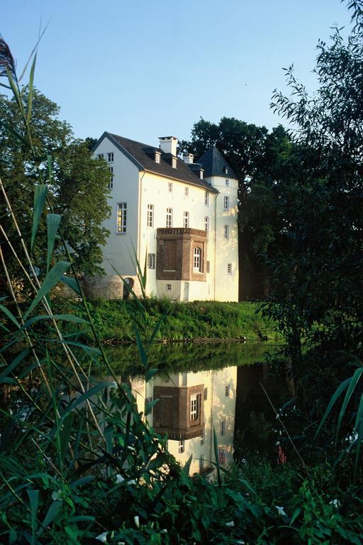 فندق Burg Boetzelaer كالكار المظهر الخارجي الصورة